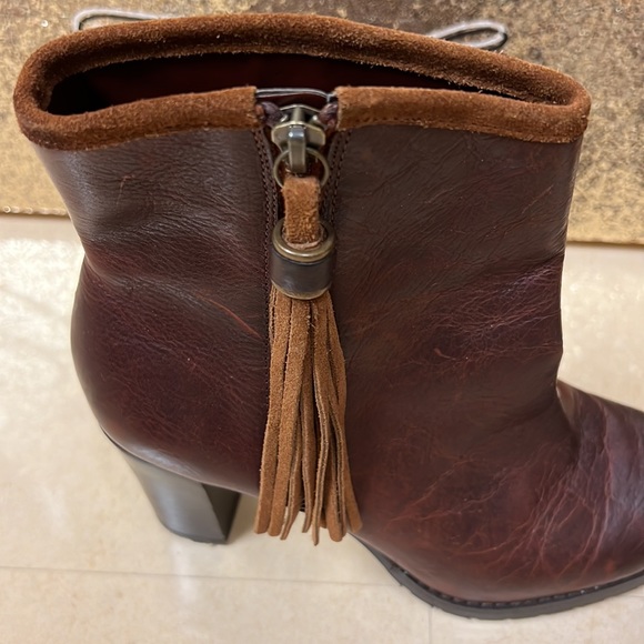 Lauren Ralph Lauren Carah tassel boots, size 6.5, NWT - Picture 10 of 16